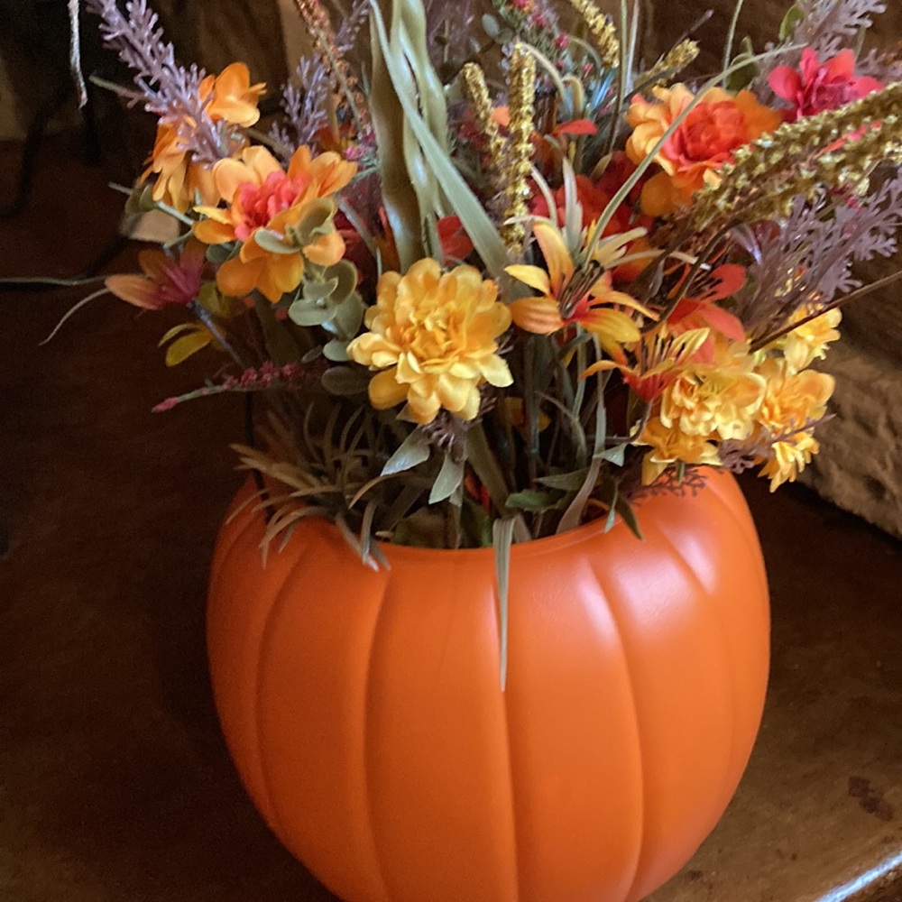 Fall Flowers 💐 - Picture 3 of 5